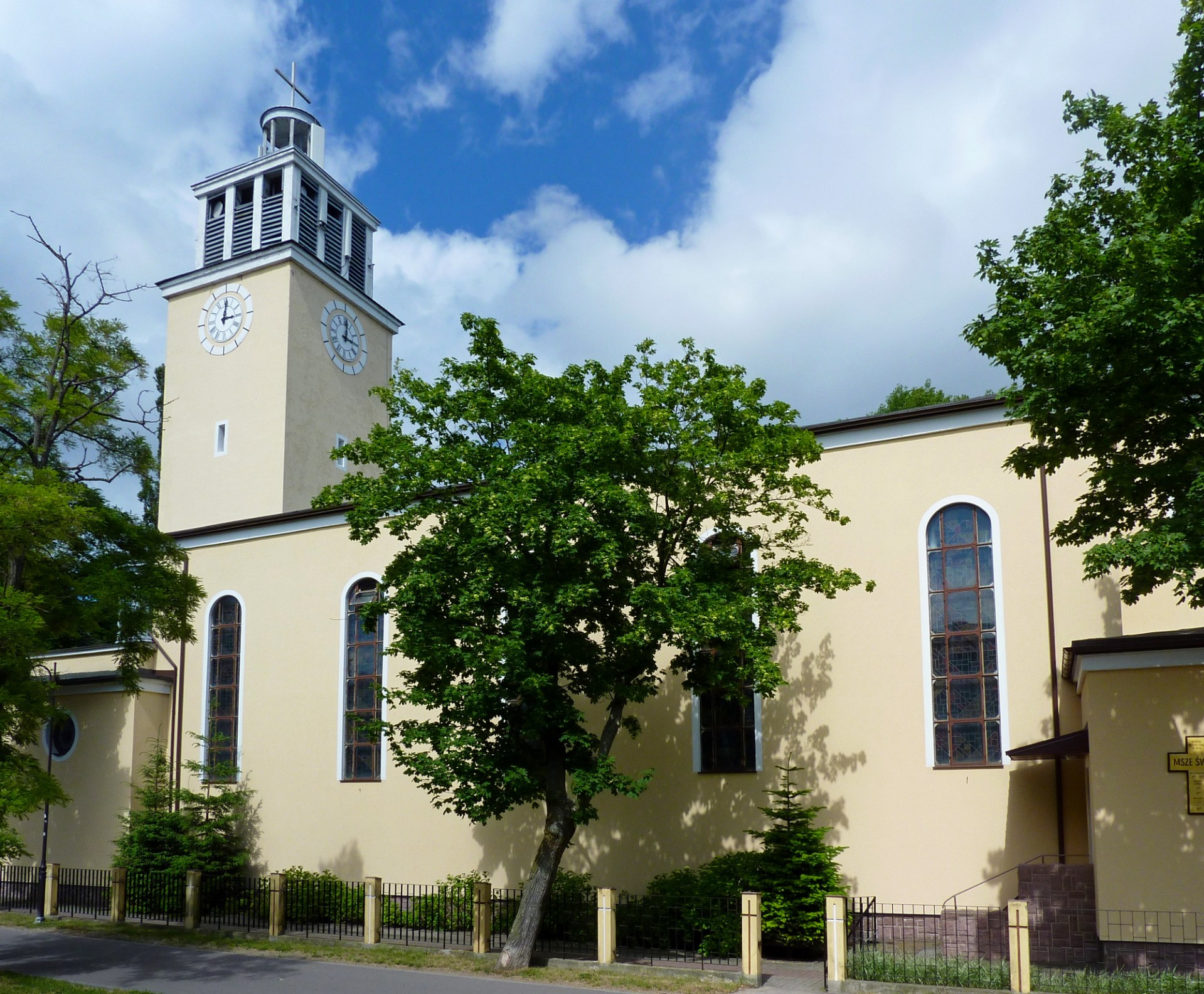 KOŚCIOŁY POŁOŻONE NAD POLSKIM MORZEM
