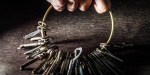 KEYS,HAND,RING