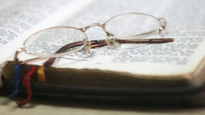 web3-glasses-bible-faith-pexels-cc0