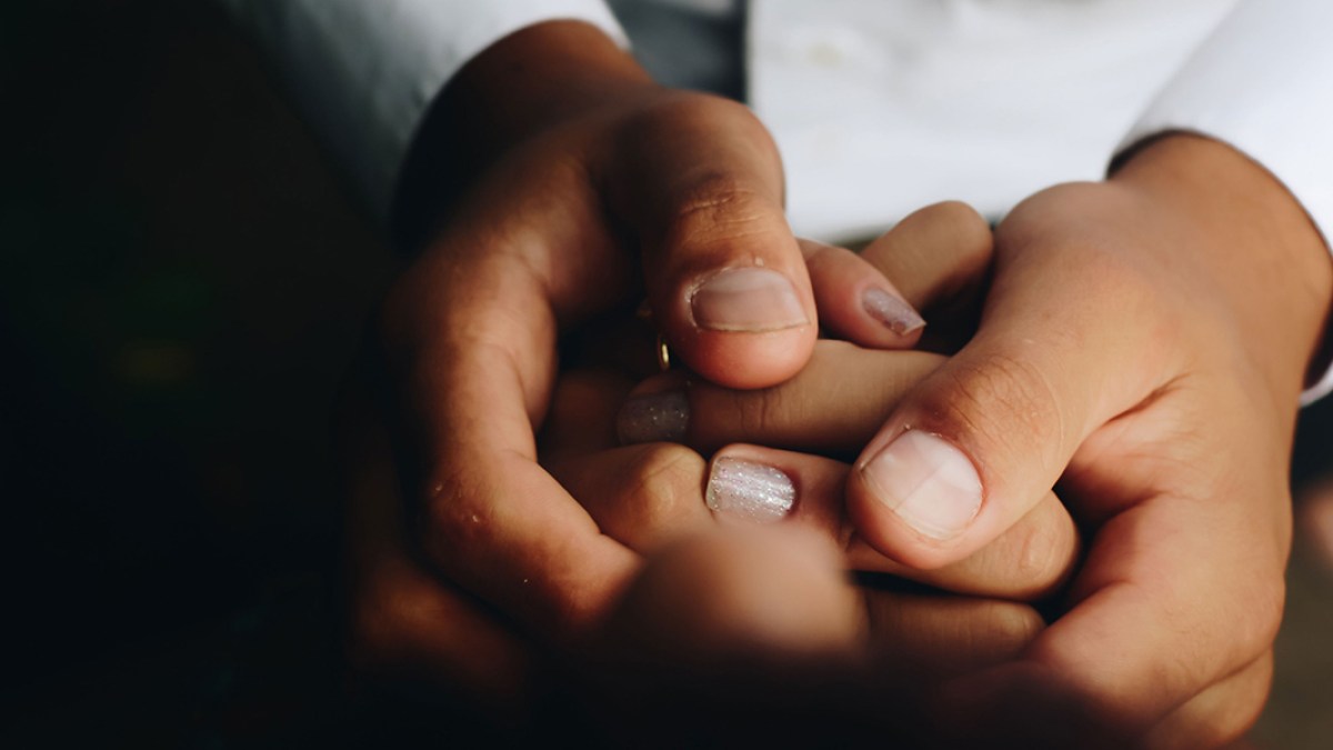 WEB3 HANDS MAN WOMAN PRAYING Matheus Ferrero Unsplash CC0
