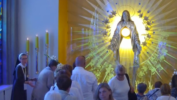 KAPLICA ADORACJI W INTENCJI POKOJU