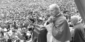 Wydaje ci się, że Bóg milczy? Jest przy nas Maryja. Kard. Wyszyński o Matce