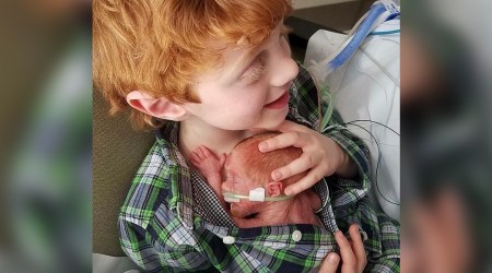 Sześciolatek kanguruje maleńkiego braciszka. „Ich więź jest wyjątkowa”