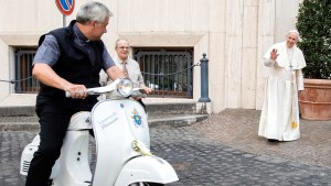 POPE VESPA