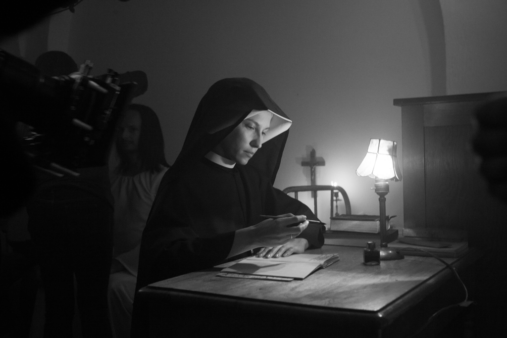 {"rendered":"[GALERIA] Mi\u0142o\u015b\u0107 i Mi\u0142osierdzie. Film o \u015bw. Faustynie"}