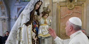 Modlitwa, którą papież Franciszek odmawia od dziecka