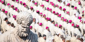 „Wylosuj biskupa” i otocz go modlitwą: ciekawa propozycja na Wielki Post