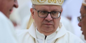 „Straszna bieda”. Biskup musi łączyć parafie i prosi wiernych o pomoc