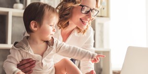 „Mama wraca do pracy”. I co z tego (dobrego!) wynika?