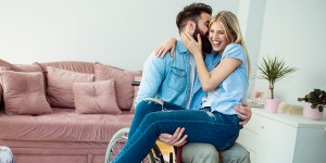 Kochanie, podwiozę cię moim wózkiem inwalidzkim! Niepełnosprawność w małżeństwie, bez lukru
