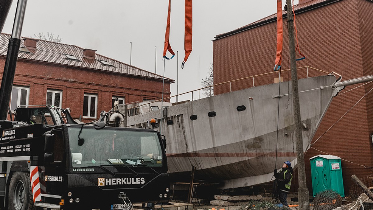 WEB3 OJCIEC BOGUSŁAW SHIP HOMELESS