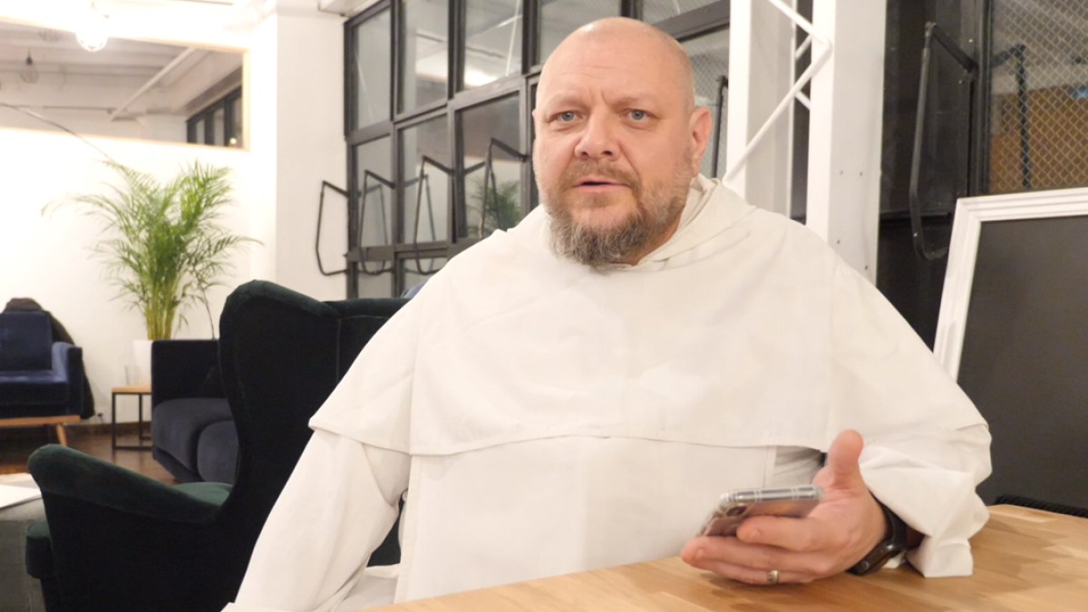 OJCIEC TOMASZ NOWAK CZYTA PSALM