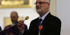 Marcin Przeciszewski z KAI otrzymał najwyższe papieskie odznaczenie dla świeckiej osoby
