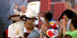 Papież Jan Paweł II z młodzieżą podczas Światowych Dni Młodzieży w Toronto w 2002 roku