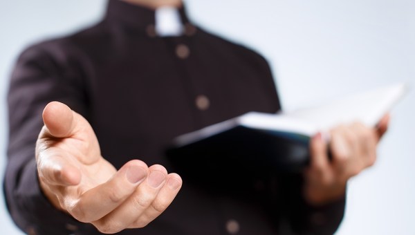 CZY LUDZIE NIE LUBIĄ KSIĘŻY