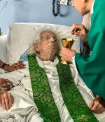 KSIĄDZ ERNESTO CARDENAL, PIERWSZA MSZA PO 35 LATACH