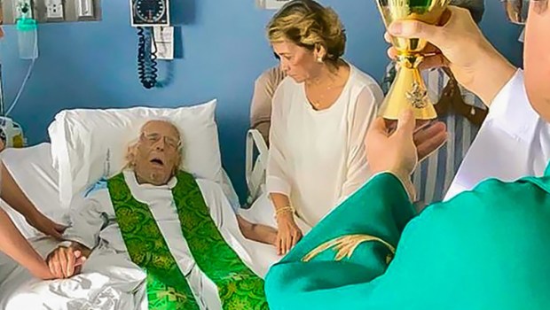 KSIĄDZ ERNESTO CARDENAL, PIERWSZA MSZA PO 35 LATACH
