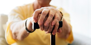 Polski ksiądz zaatakowany w Kanadzie. Z pomocą ruszyły uzbrojone w laski parafianki