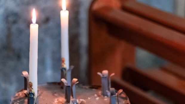Świeczki w kościele