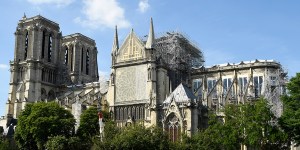 Watykan potwierdza religijny wymiar Notre Dame i sprzeciwia się jej desakralizacji