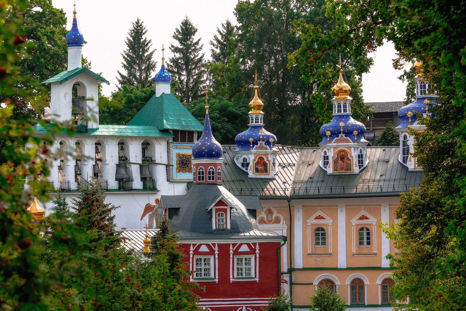 PSKOV, DORMITION CHURCH, CAVES MONASTERY