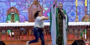 Atak nożownika w jarosławskim opactwie benedyktynek. Nie żyje ksiądz, są też...