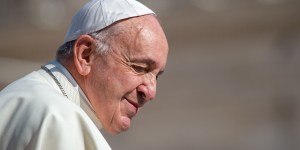 Ile wynoszą zarobki papieża Franciszka? Odpowiedź może cię zaskoczyć