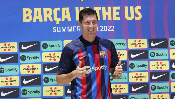Robert Lewandowski presentation in FC Barcelona