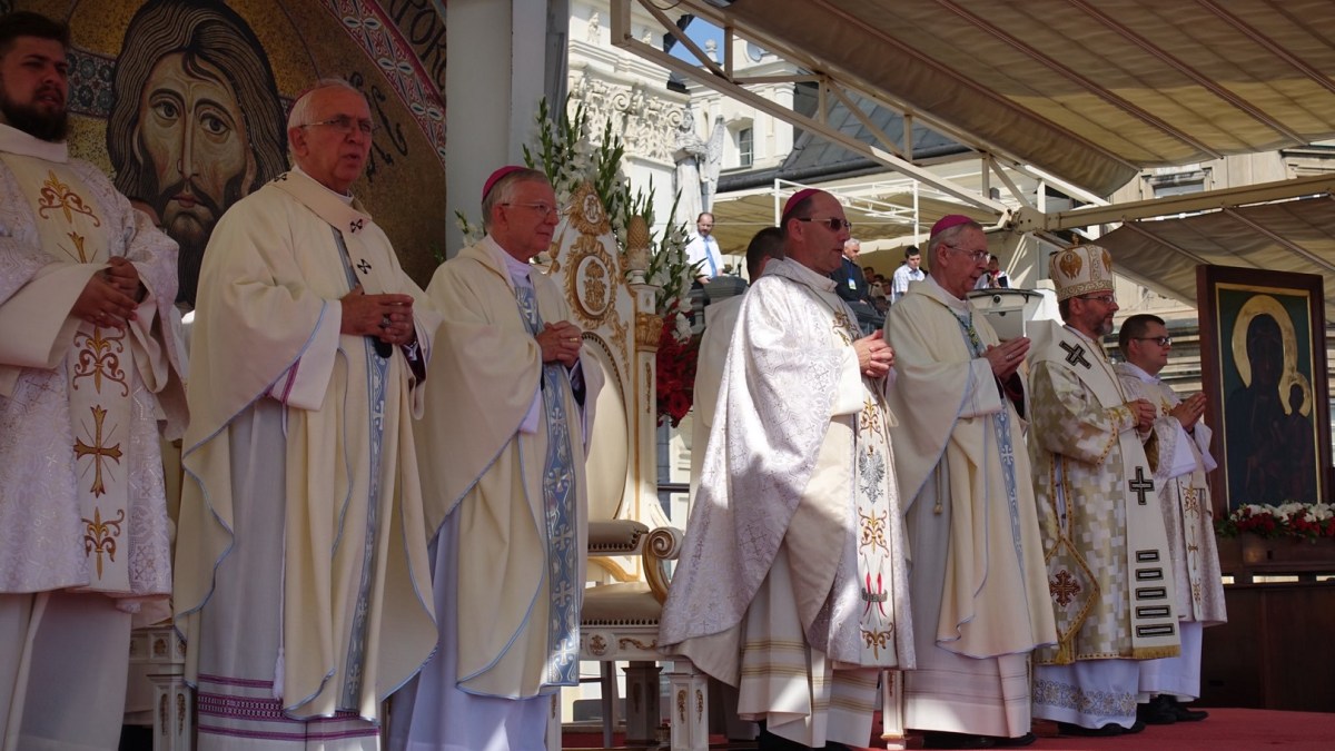 prymas-polak-episkopat-na-jasnej-gocc81rze.jpg