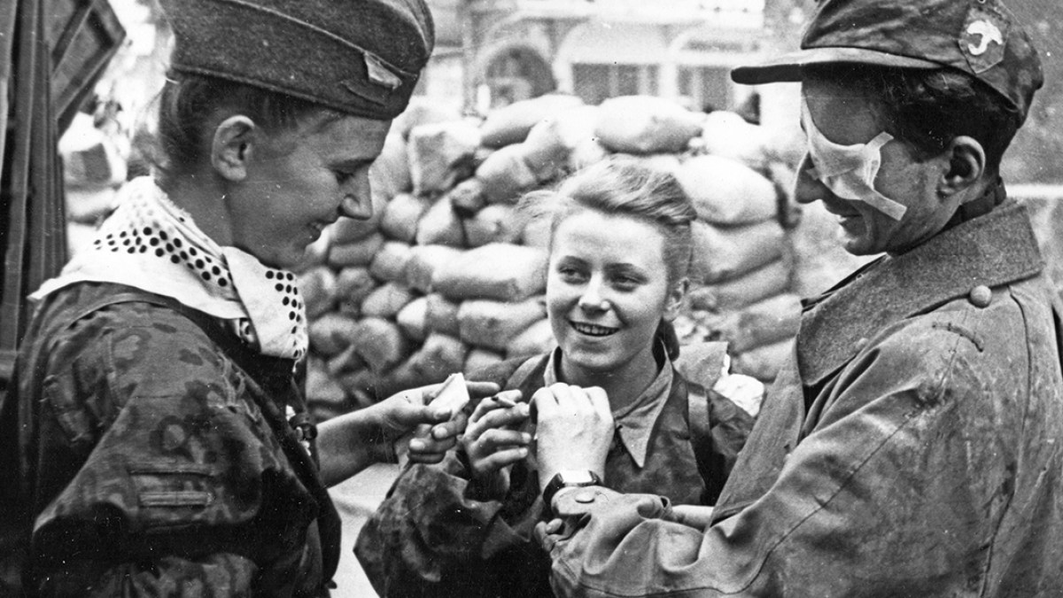 WEB3;WARSAW;UPRISING;WOMAN;FIGHT;WAR;KS01
