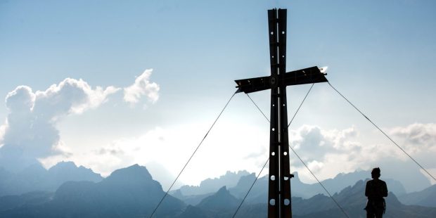 CROSS-MOUNTAIN