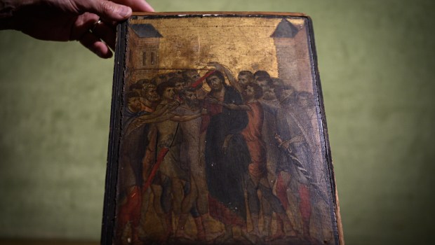 web2-cimabue-peinture-afp-000_1kk13k.jpg