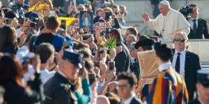 Franciszek: Kościoły powinny mieć drzwi zawsze otwarte