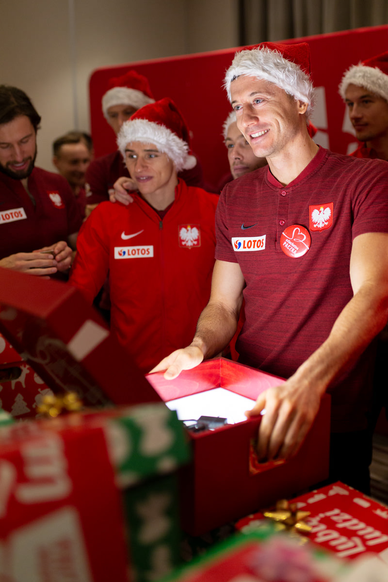 SZLACHETNA PACZKA, REPREZENTACJA POLSKI