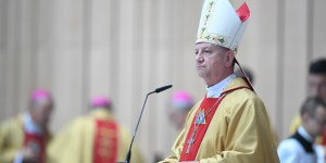 Bp Guzdek: Polsce potrzebne są dialog, bliskość i zaufanie