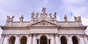 Jak architektura sakralna wyrażała ducha epoki: Bazylika św. Jana na Lateranie