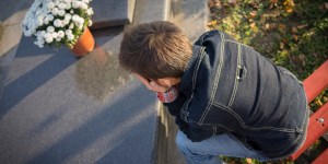 Jak rozmawiać z dziećmi w żałobie?