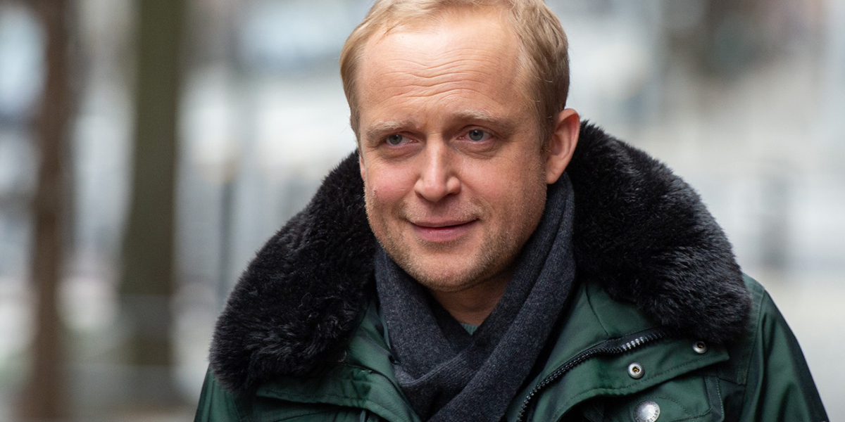 Piotr Adamczyk Nie Moglem Wyjsc Na Ulice Bo Ludzie Widzieli We Mnie Papieza