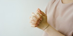Czy trudności w modlitwie są dziełem szatana?