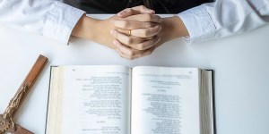 Czy modlitwa prośby naprawdę jest potrzebna?