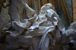 Dlaczego „Ekstaza Świętej Teresy” Berniniego wywołała skandal?