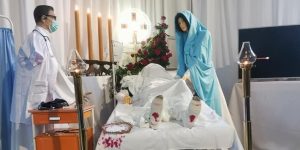Grób Pański z Chrystusem na szpitalnym łóżku w jednej z wrocławskich parafii