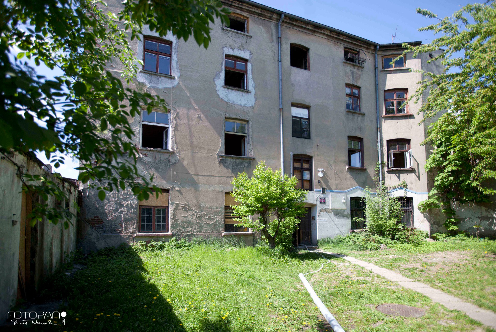 KLASZTOR SIÓSTR MIŁOSIERDZIA