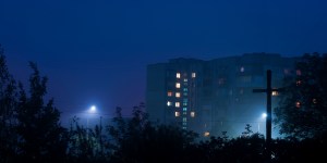 Matko upadających pod ciężarem rachunków, módl się za nami! Litania do Królowej blokowisk