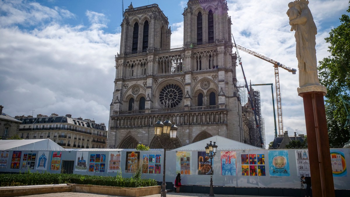 WEB2-TDJ1620-NOTRE-DAME-DE-PARIS-Timothée-DhellemmesP1000692.jpg