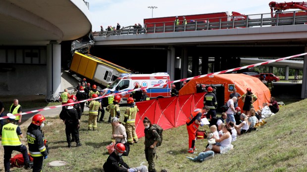 WYPADEK AUTOBUSU W WARSZAWIE