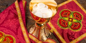 Eucharystyczne Q&amp;A na Boże Ciało. O skarbie naszej wiary powinniśmy wiedzieć wszystko