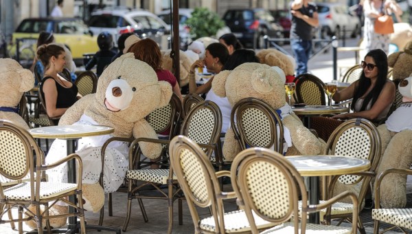 BEZPIECZNA ODLEGŁOŚĆ