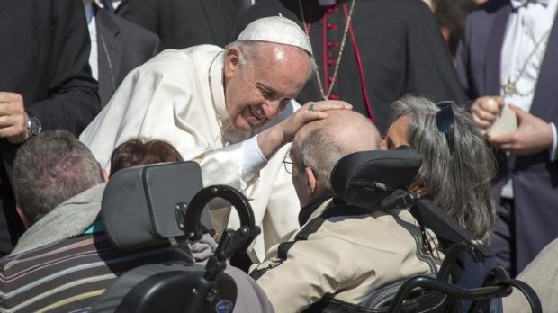 Pope-Francis-Blesses-the-sick.jpg