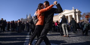 „Taniec grzechu” i „taniec papieża”. Oto biskupi Rzymu, którzy kochali (lub zakazywali) tańczyć